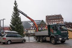 Der Christbaum steht wieder - Foto: Josef Kuss Der Christbaum steht wieder - Foto: Josef Kuss