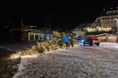 Christbaum am Mariazell Hauptplatz - Sturmschaden - Foto: Josef Kuss