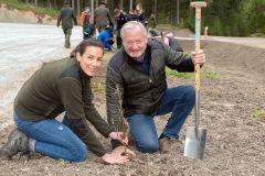 Bepflanzung des neuen Parkplatzes am Erlaufsee - Foto: Josef  Kuss Bepflanzung des neuen Parkplatzes am Erlaufsee - Foto: Josef  Kuss