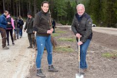 Bepflanzung des neuen Parkplatzes am Erlaufsee - Foto: Josef  Kuss