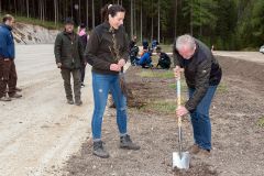 Bepflanzung des neuen Parkplatzes am Erlaufsee - Foto: Josef  Kuss Bepflanzung des neuen Parkplatzes am Erlaufsee - Foto: Josef  Kuss
