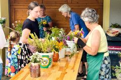 Kräuterbüscherlbinden und Kräutersegnung 2025 - Foto: Franz Peter Stadler