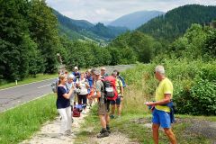 Das "Nimm-Mich-Mit"-Kreuz auf den letzten Metern zum Ziel - Foto: Mariazell Online