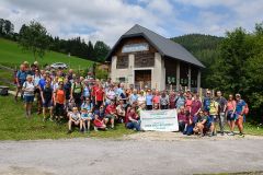 Gruppenfoto beim Mariazeller Theaterstadl - Foto: Mario Kuss
