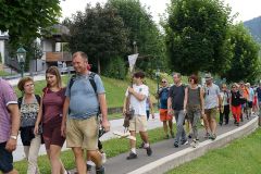 Das "Nimm-Mich-Mit"-Kreuz auf den letzten Metern zum Ziel - Foto: Mario Kuss