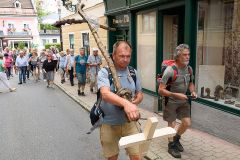 Die "Erfinder" Hans Pendl und Robert Strobl auf den letzten Metern zum Ziel - Foto: Mario Kuss