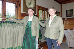 Präsentation Mariazeller Jägerleinen Janker für Damen - Foto: Mariazell Online