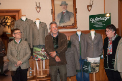 Präsentation Mariazeller Jägerleinen Janker für Damen - Foto: Josef Kuss Präsentation Mariazeller Jägerleinen Janker für Damen - Foto: Josef Kuss