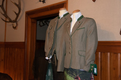 Präsentation Mariazeller Jägerleinen Janker für Damen - Foto: Josef Kuss Präsentation Mariazeller Jägerleinen Janker für Damen - Foto: Josef Kuss