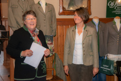 Präsentation Mariazeller Jägerleinen Janker für Damen - Foto: Josef Kuss Präsentation Mariazeller Jägerleinen Janker für Damen - Foto: Josef Kuss