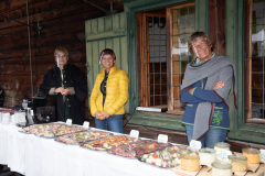 Präsentation Mariazeller Jägerleinen Janker für Damen - Foto: Josef Kuss Präsentation Mariazeller Jägerleinen Janker für Damen - Foto: Josef Kuss