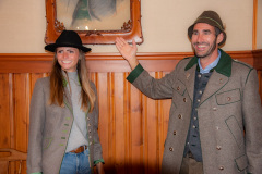 Präsentation Mariazeller Jägerleinen Janker für Damen - Foto: Josef Kuss