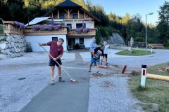 Maibaumumschneiden beim Franzbauer - Foto: Ing. Franz Peter Stadler
