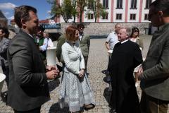 Wissenschaftlicher Direktor Marko Mele, Landesrätin Simone Schmiedtbauer, Pater Superior Michael Staberl, Kaufmännischer Direktor Josef Schrammel, v.l. - Foto: Universalmuseum Joanneum/J.J. Kucek