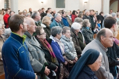 Segnung des renovierten Pfarrsaals - Foto: Josef Kuss