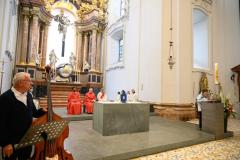Pfingstgottesdienst in der Basilika - Foto: Josef Kuss