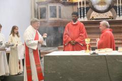 Pfingstgottesdienst in der Basilika - Foto: Josef Kuss