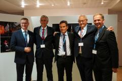 Gemeinsamer Vernissage-Besuch: v.l.n.r.: Krzysztof Matyjaszczyk (Bürgermeister Częstochowa), Luís Miguel Albuquerque (Bürgermeister Fátima-Ourém), Thierry Lavit (Bürgermeister Lourdes), Herbert Hofauer (Bürgermeister a.D. Altötting), Stephan Antwerpen (Bürgermeister Altötting) - Foto: © Pierre Artou