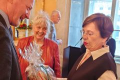 Lebkuchen aus Mariazell für Doris Schmidbauer - Foto: Mariazell Online