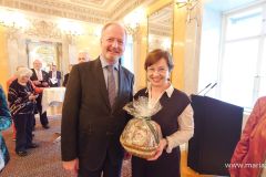 Lebkuchen aus Mariazell für Doris Schmidbauer - Foto: Mariazell Online