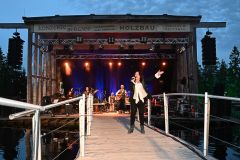 Gert Steinbäcker und Sassy auf der Mariazeller Bürgeralpe - Foto: Josef Kuss