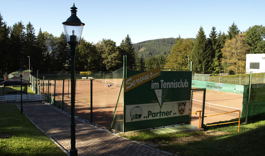 Tennisplatz - Foto: Mariazell Online