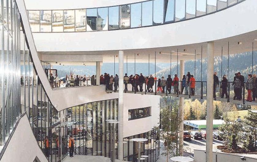 Europeum im Wandel. Wo bislang Kongresse veranstaltet wurden, wird demnächst Lebkuchen in Handarbeit hergestellt.