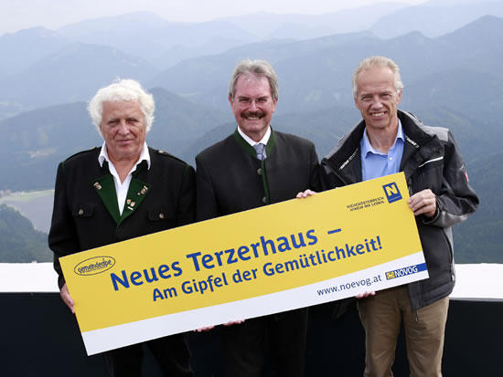 Otmar Edelbacher, Karl Wilfing und Gerhard Stindl beim Baustellenrundgang. © NÖVOG/Luger Otmar Edelbacher, Karl Wilfing und Gerhard Stindl beim Baustellenrundgang. © NÖVOG/Luger
