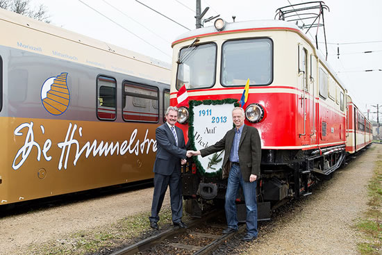 Verkehrslandesrat Karl Wilfing und NÖVOG Geschäftsführer Gerhard Stindl. (Foto: NÖVOG/Bollwein) Verkehrslandesrat Karl Wilfing und NÖVOG Geschäftsführer Gerhard Stindl. (Foto: NÖVOG/Bollwein)