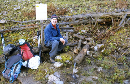 Walter Fluch bei der Paulaquelle Walter Fluch bei der Paulaquelle