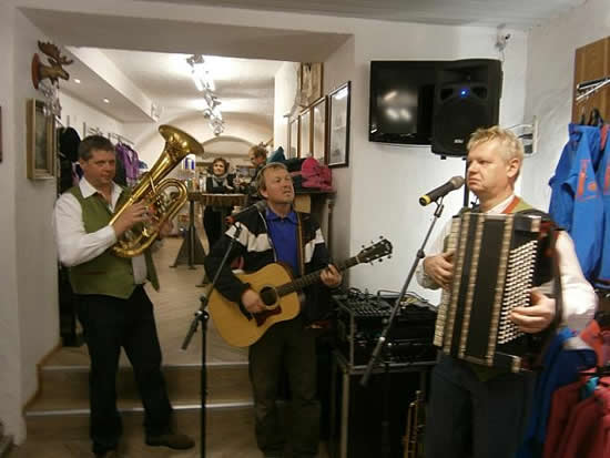 Night SHOPPEN mit Fredl Gradwohl - Advent 2012 / Foto: Sport Redia Night SHOPPEN mit Fredl Gradwohl - Advent 2012 / Foto: Sport Redia