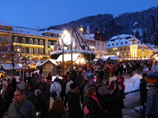 Rekord-Besucheransturm zur Advent Eröffnungsfeier 2013 Rekord-Besucheransturm zur Advent Eröffnungsfeier 2013