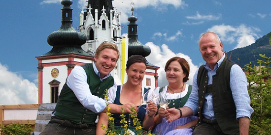 Familie Kroneis, Foto: Touringhotels.at Familie Kroneis, Foto: Touringhotels.at