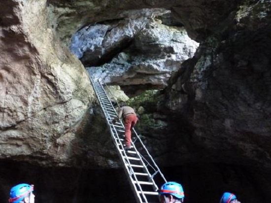 Arzberghöhle