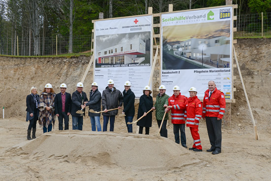 Spatenstich zweiten Bauetappe Pflegeheim, Foto: Josef Kuss Spatenstich zweiten Bauetappe Pflegeheim, Foto: Josef Kuss