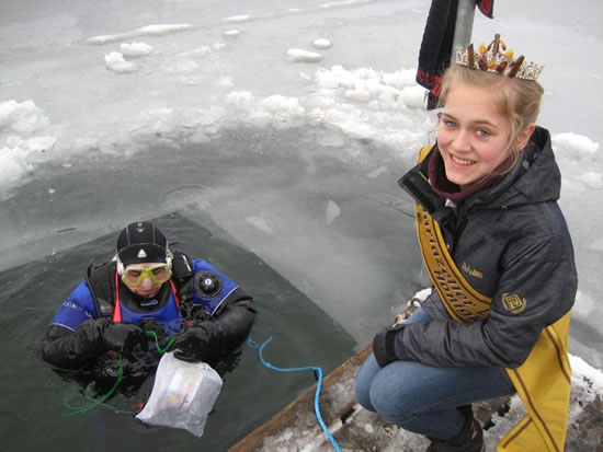 Honig wurde im Erlaufsee versenkt / Foto: Heidrun Singer Honig wurde im Erlaufsee versenkt / Foto: Heidrun Singer
