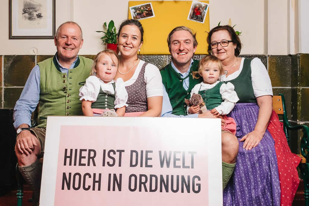 Familie Kroneis - Hotel Drei Hasen Familie Kroneis - Hotel Drei Hasen