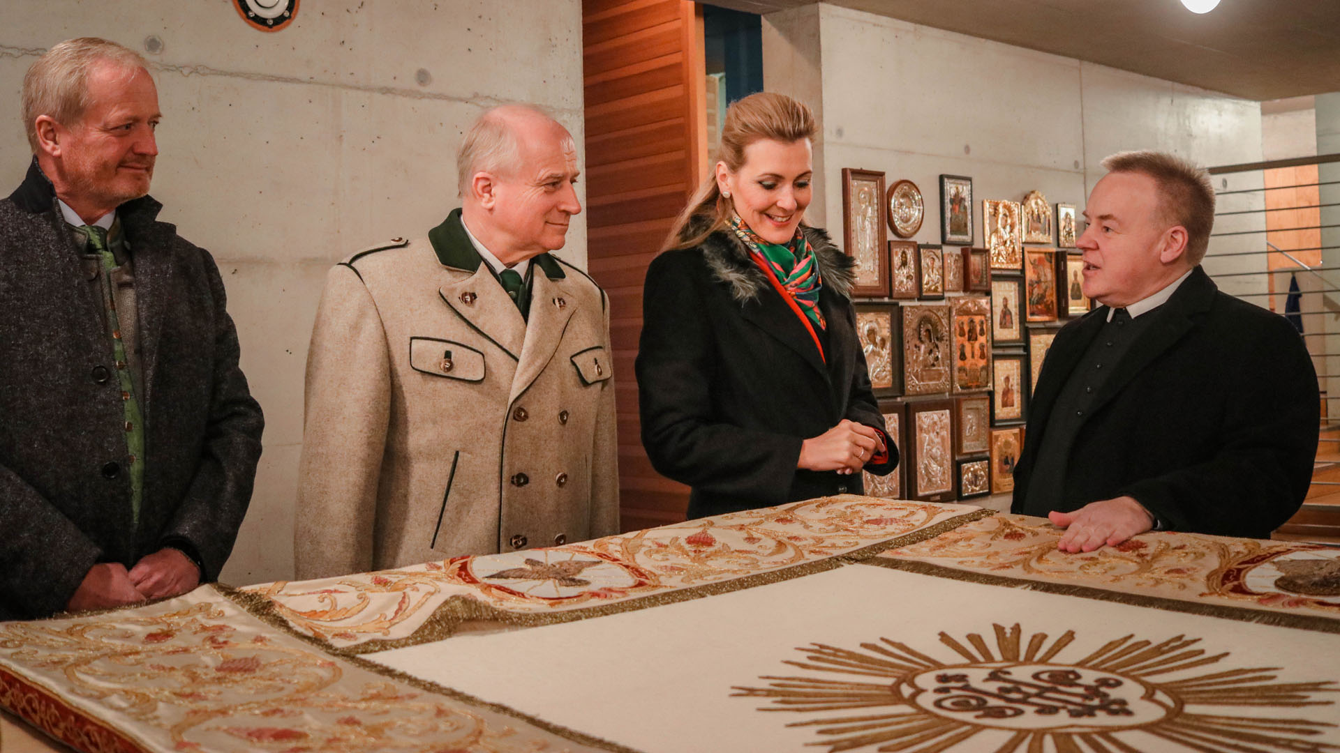 Walter Schweighofer, LR Hans Seitinger, BM Christine Aschbacher, Superior P. Michael Staberl – Foto: Basilika Mariazell – Anna Scherfler
