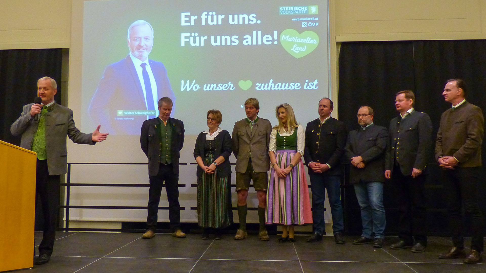 Walter Schweighofer mit seinem Team – Foto: mariazell.at