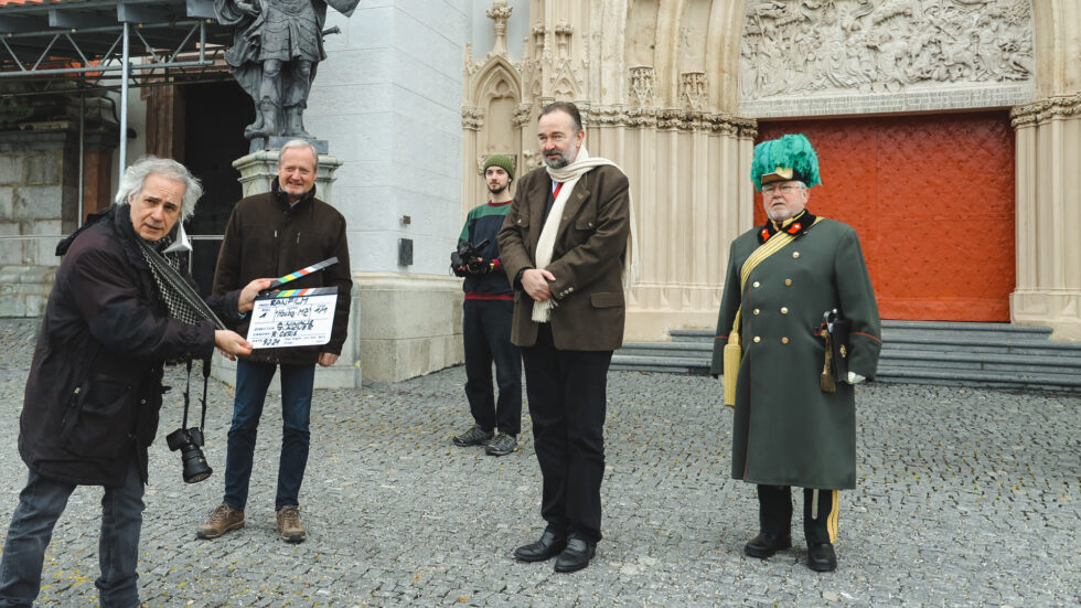 Habsburger in Mariazell; v.l.n.r.: Produzent Alfred Ninaus, BGM Walter Schweighofer, Kameramann, Karl Habsburg - Foto: Anna Scherfler
