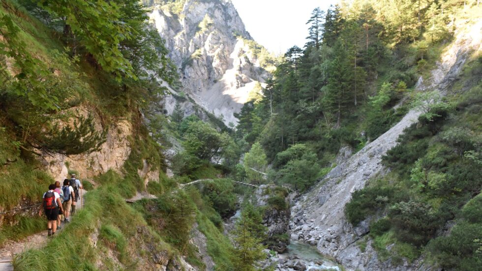 Wanderer Ötschergräben - Foto: Naturpark Ötscher-Tormäuer