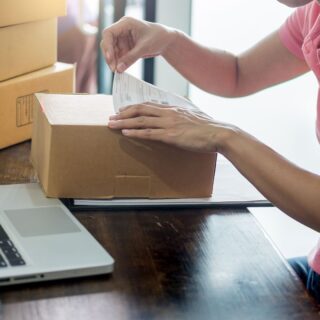 Postschalter - Symbolfoto INGImage