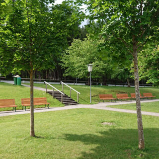 Vom Strand aus sind die Abgrenzungselemente kaum sichtbar - Foto: Mariazell Online