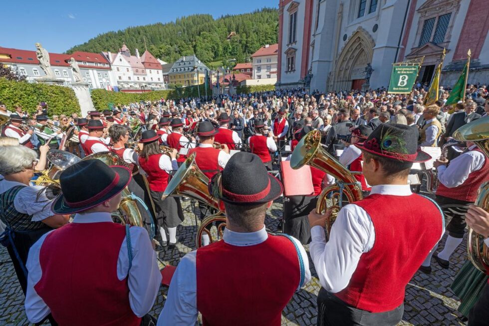 Die Agape wurde musikalisch von der Regionskapelle Südliches Waldviertel begleitet und fand bei strahlendem Sonnenschein statt - Foto: NÖ Bauernbund