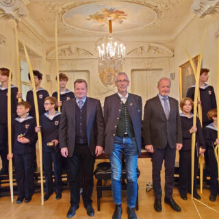 Spansiche Palmen, Wiener Sängerknaben, Mariazeller Abordnung - Foto: Mariazell Online