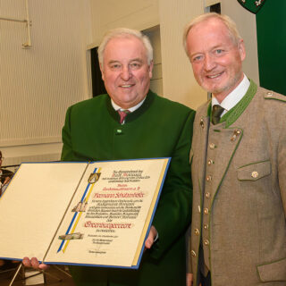 Verleihung der Ehrenbürgerschaft an LH a.D. Hermann Schützenhöfer - Foto: Josef Kuss