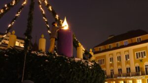 Segnung und feierliches Entzünden der ersten Kerze am Adventkranz 2024 - Foto: Mariazell Online