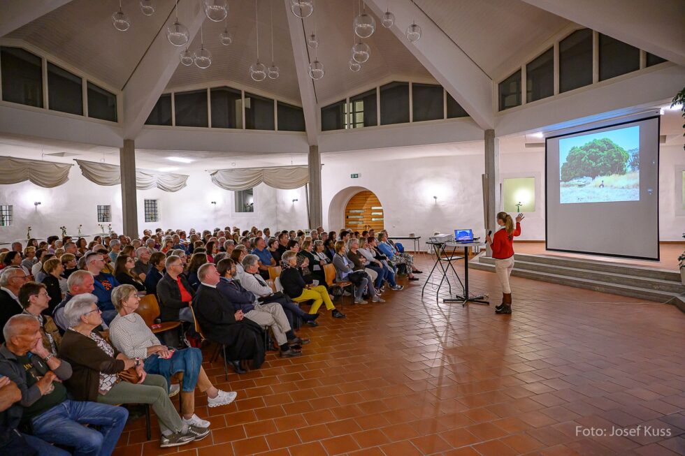 Dr. Magdalena Griessler - Vortrag "Mein Herz für Afrika" - Foto: Josef Kuss