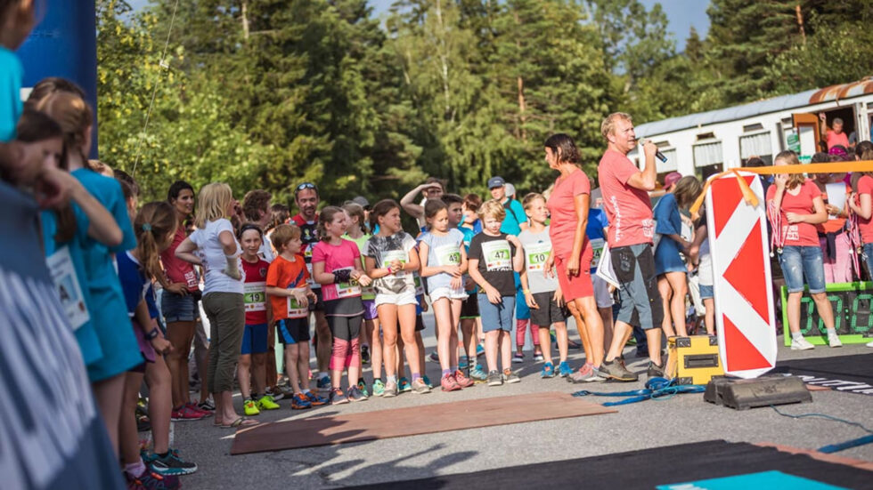 Kinderlauf Night-Run - Foto: Fred Lindmoser