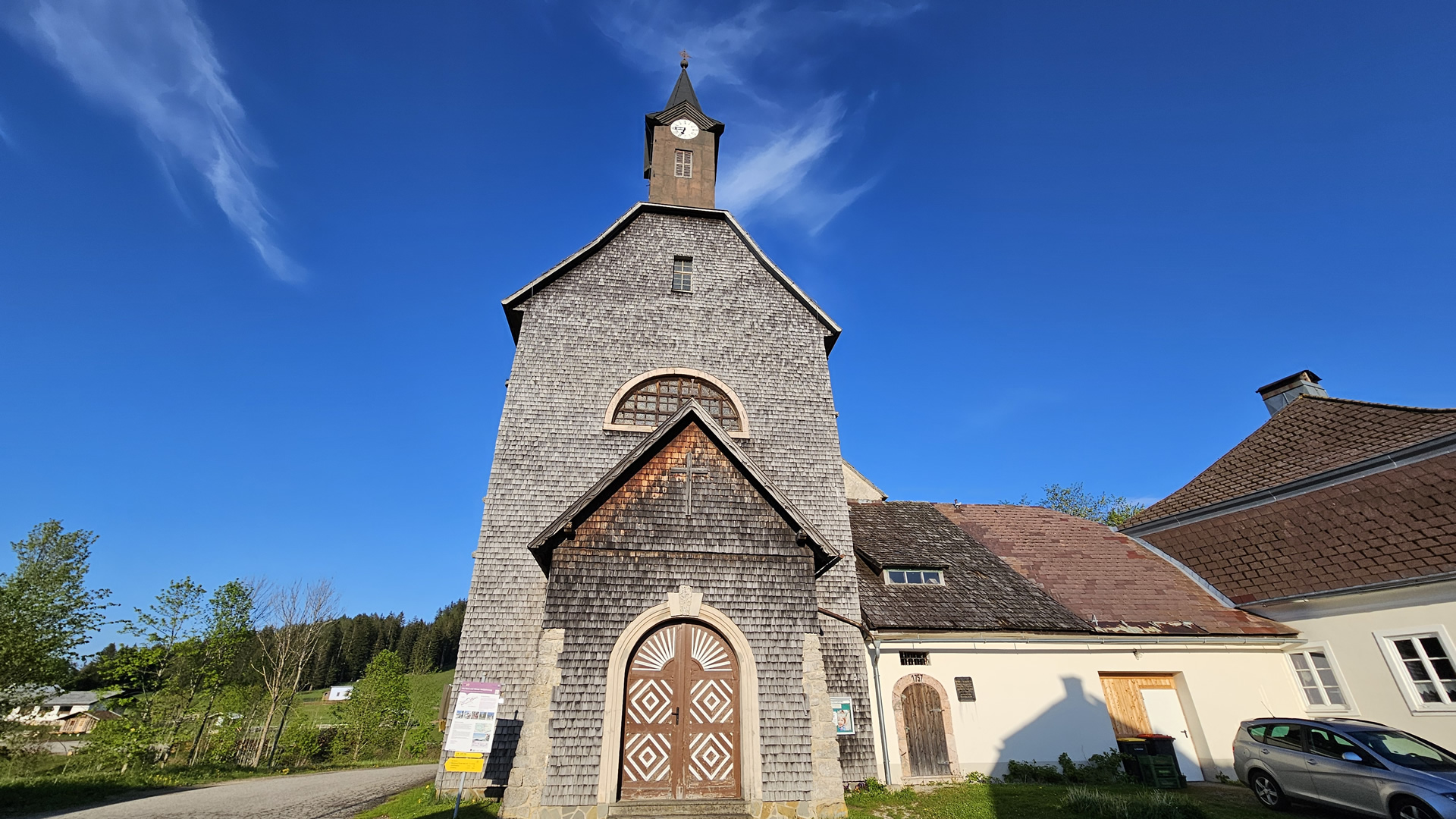 Kirche am Josefsberg - Foto: J. Grießl